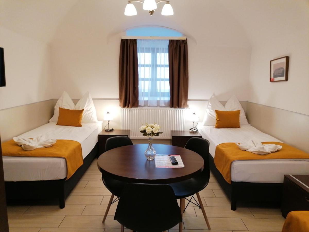 River Apartmanhaz Ясберень Экстерьер фото