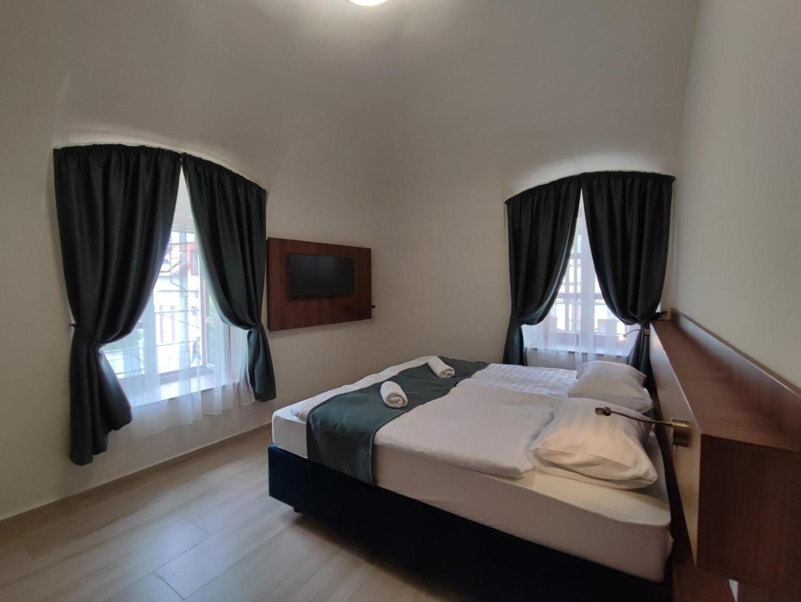 River Apartmanhaz Ясберень Экстерьер фото