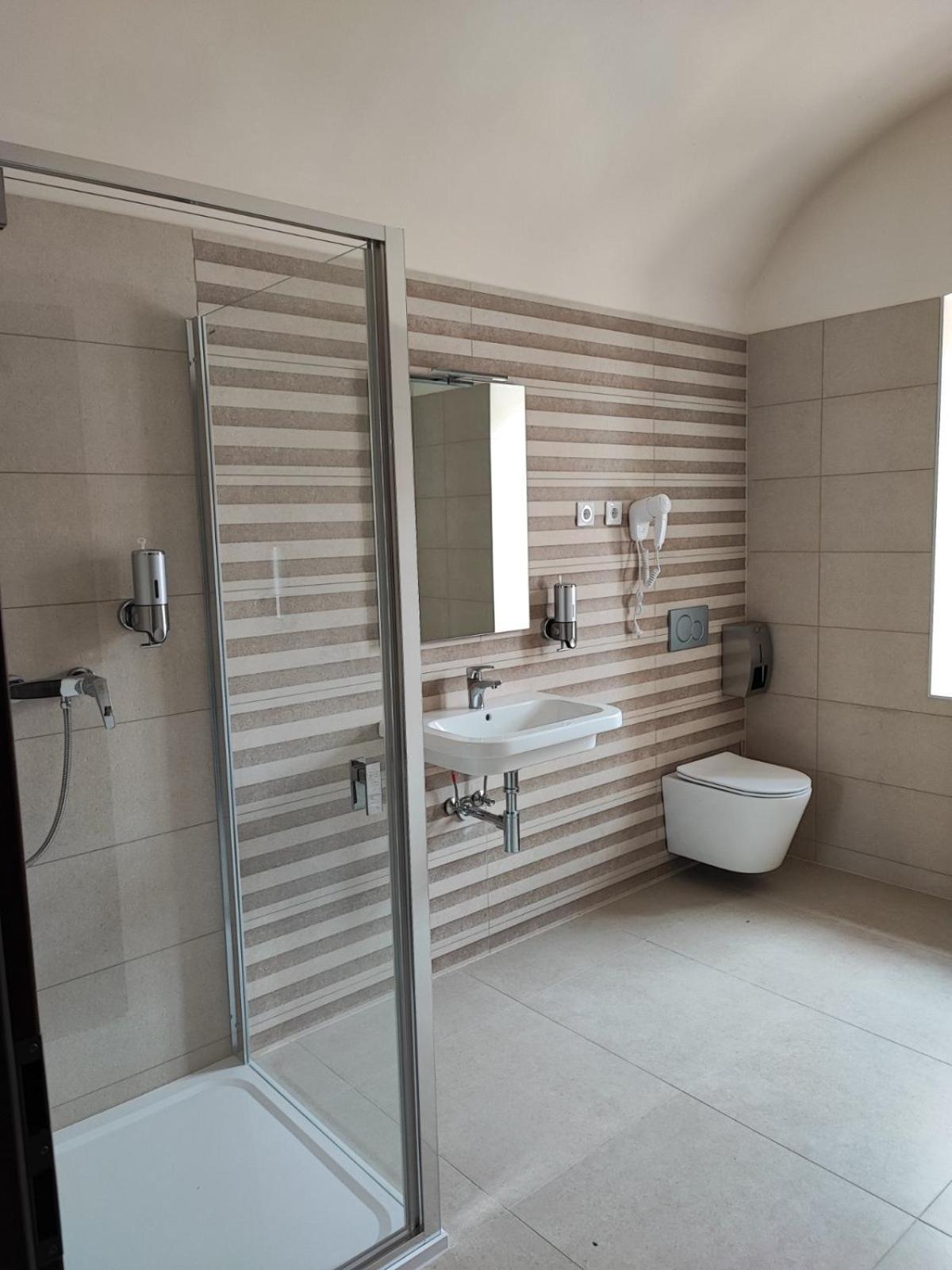 River Apartmanhaz Ясберень Экстерьер фото