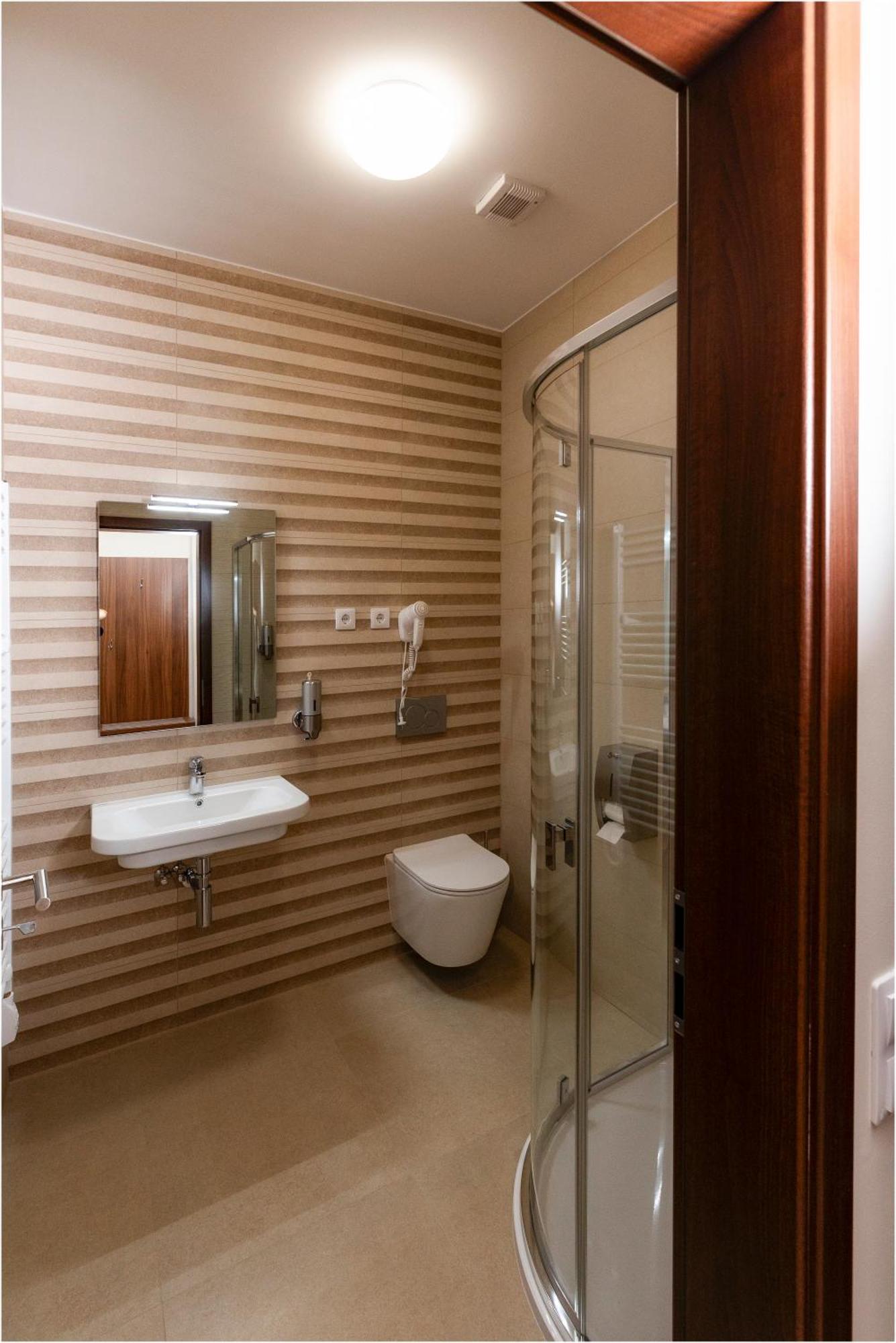 River Apartmanhaz Ясберень Экстерьер фото