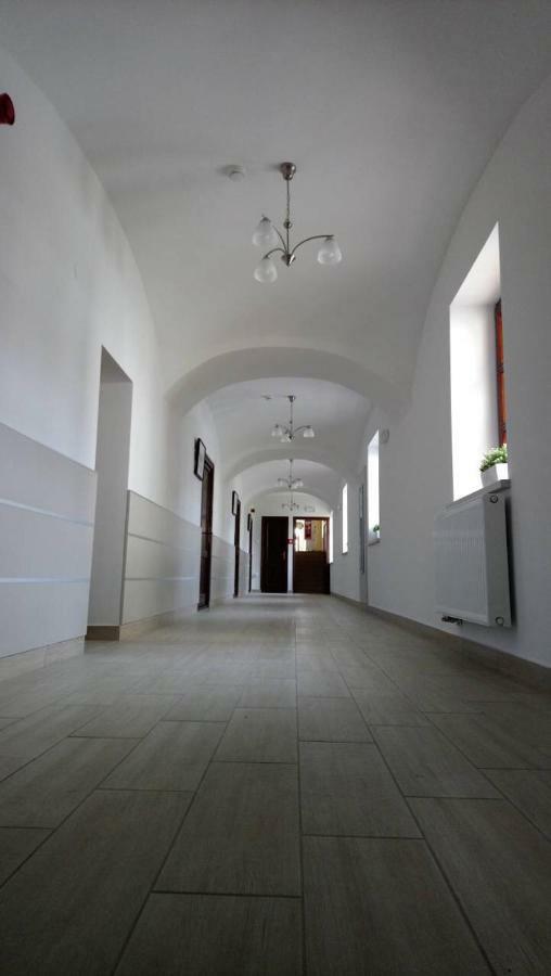 River Apartmanhaz Ясберень Экстерьер фото